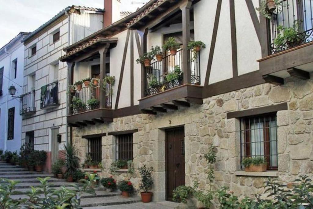 Casa Rural En Candeleda Con Piscina Y Un Maravilloso Jardin Exterior photo